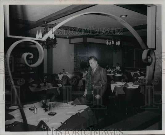 1970 Reggies' Restaurant, Northfield Rd  - Historic Images