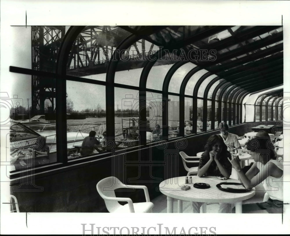 1987 Press Photo Alterations at Fagan&#39;s Restaurants - Historic Images