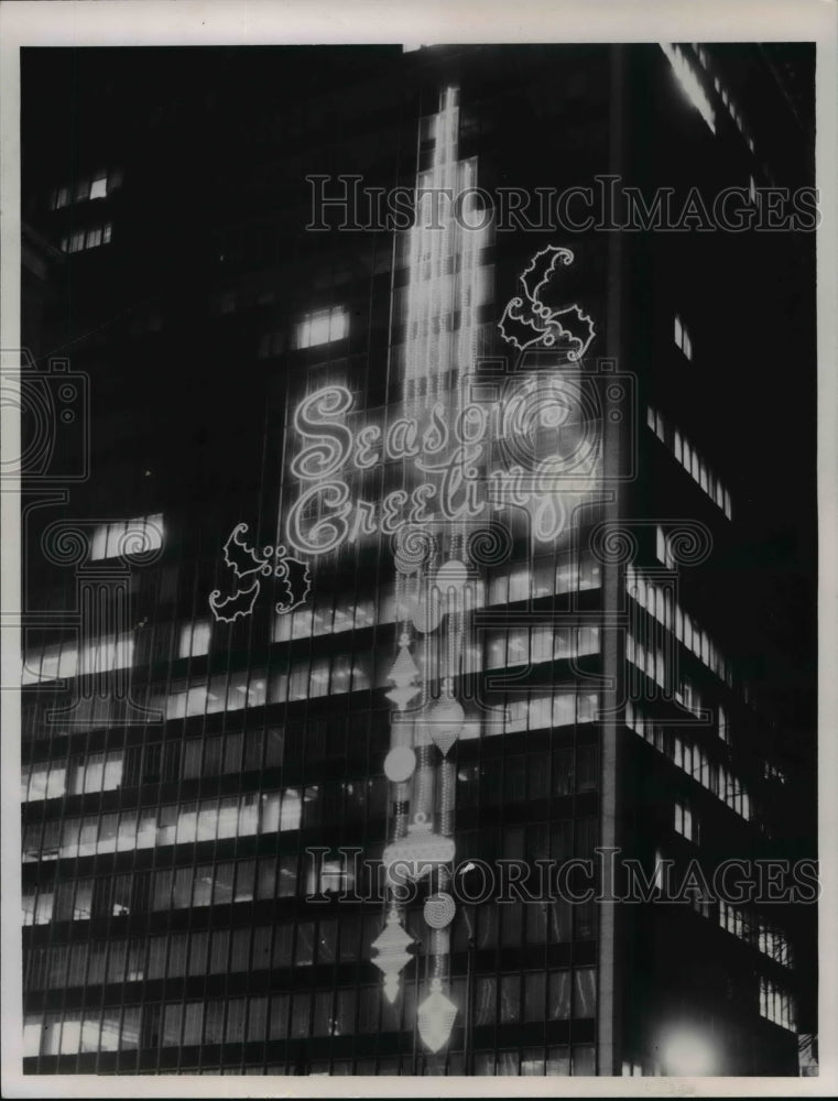 1961 Press Photo The Society National Bank Building, Christmas lighting test-Historic Images