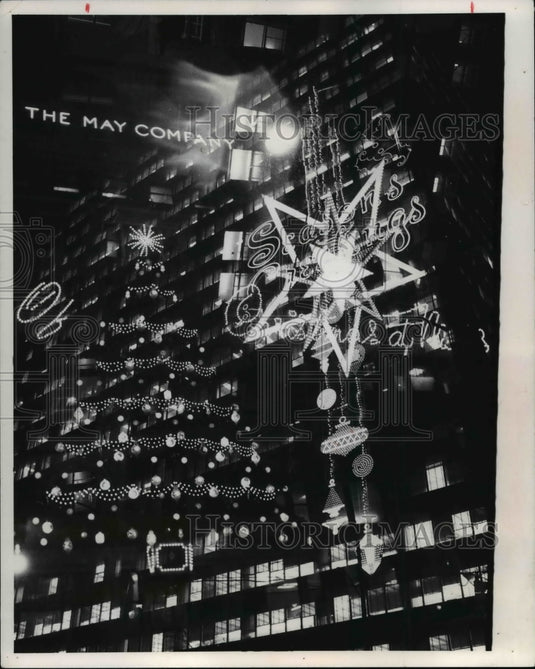 1971 Press Photo Christmas Decorations on Public Square - cva92091 - Historic Images