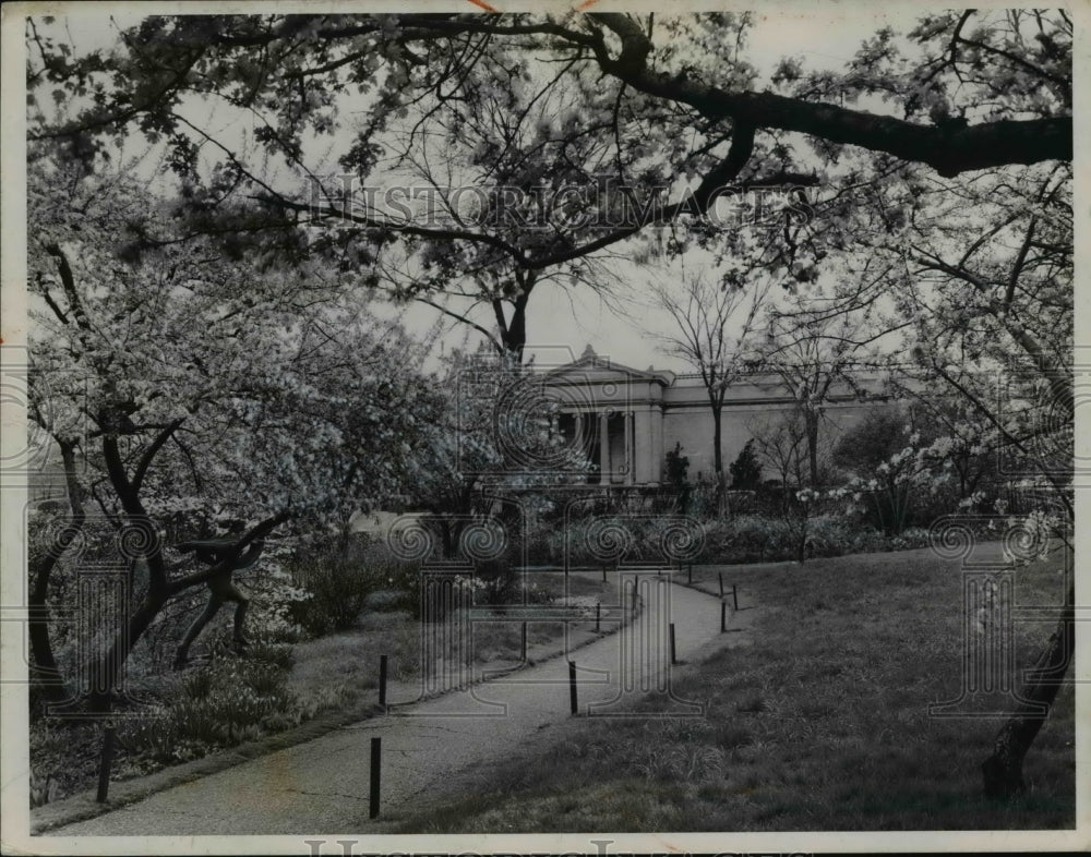 1953 Press Photo Way on the entrance of Cleveland&#39;s Museum of Art - cva92201 - Historic Images