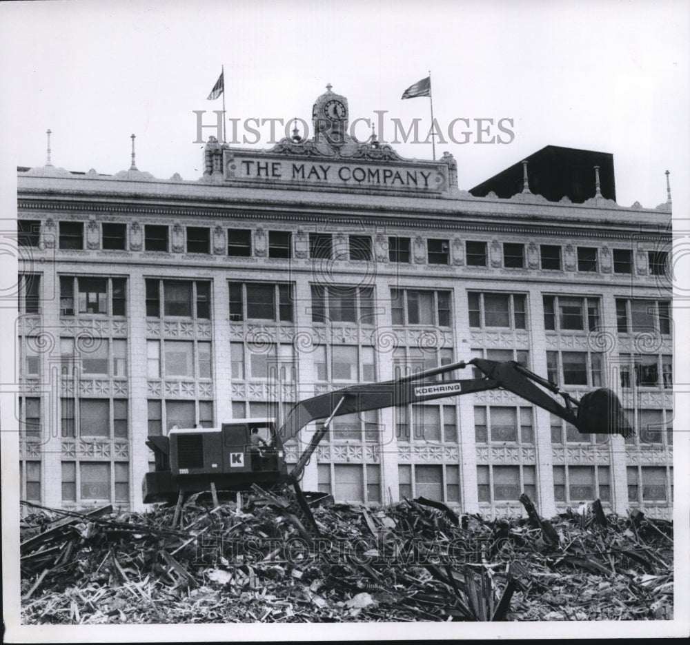 1982 Press Photo Construction at May Co. building - Historic Images