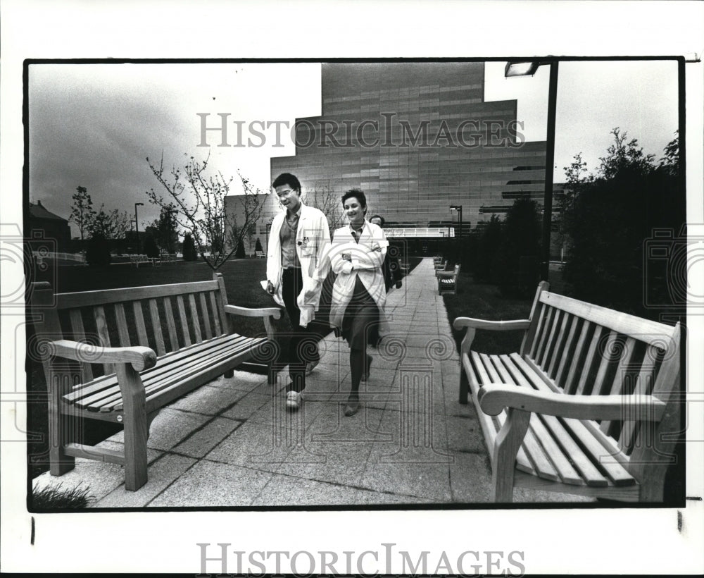 1985 Press Photo The Largest Outpatient Facilities in the World at New Clinic - Historic Images