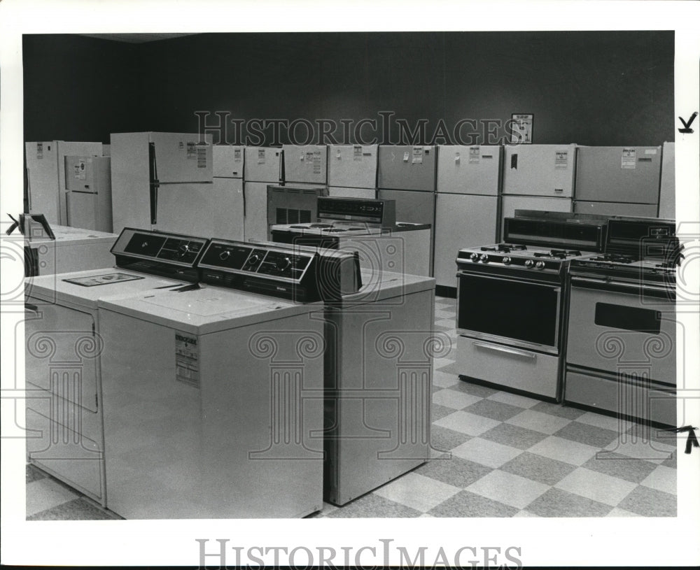 1984 Press Photo North East Appliance Store, Elyris - Historic Images