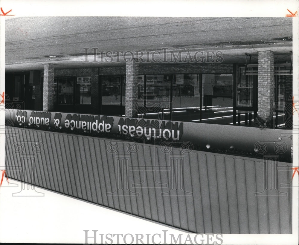 1984 Press Photo Northeast Appliance, Mentor Store - Historic Images