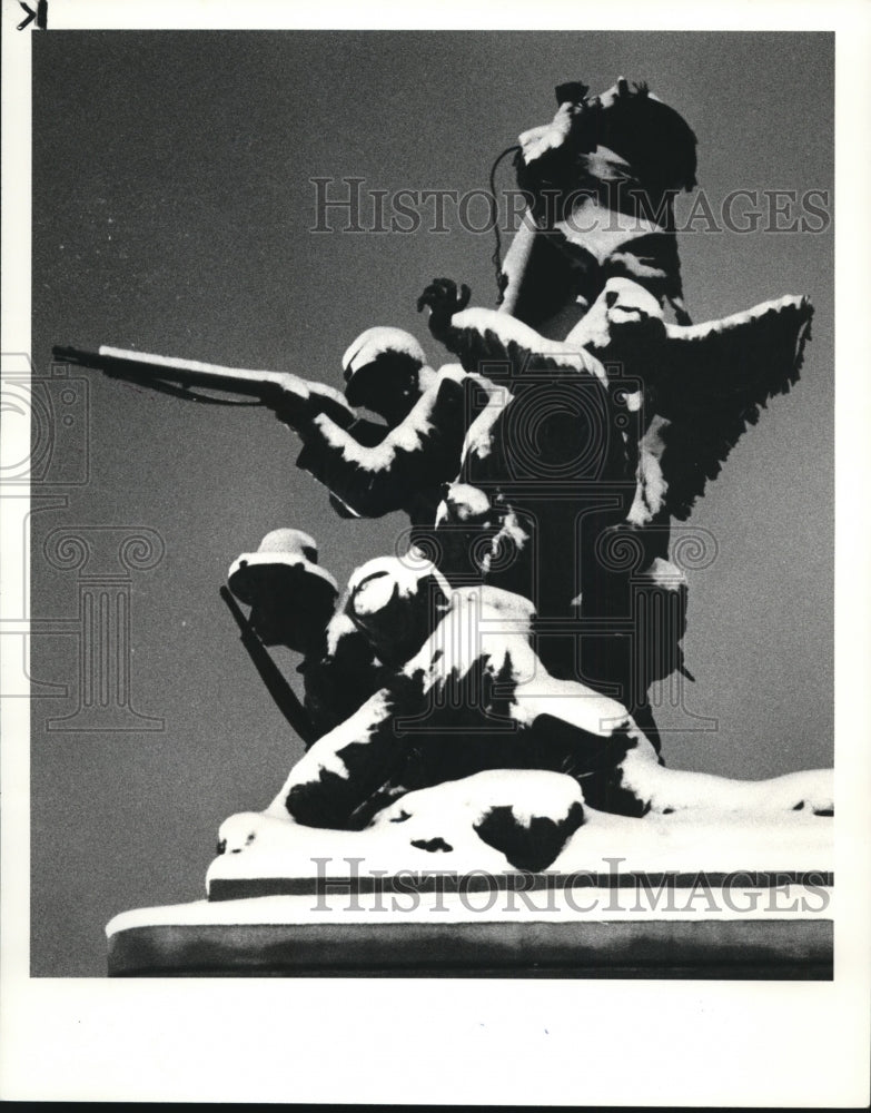 1983 Press Photo Soldiers & Sailors Monument, Public Square - Historic Images