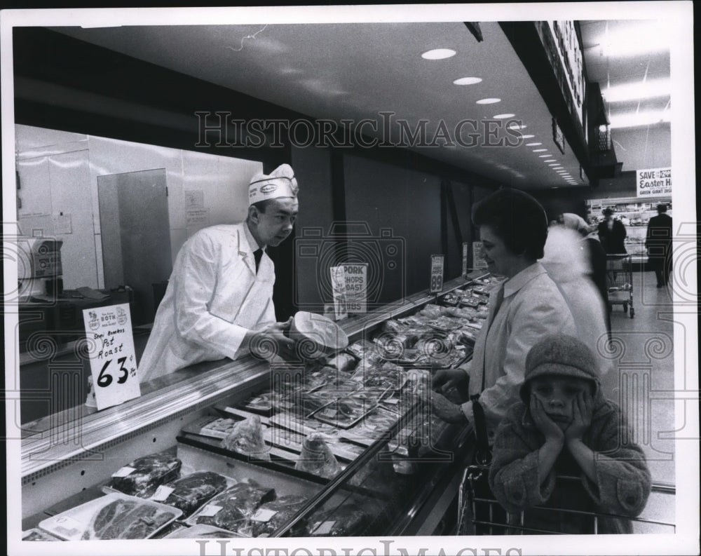 1968 Press Photo Pick-N-Pay store at Biddulph &amp; Ridge road - cva93034 - Historic Images