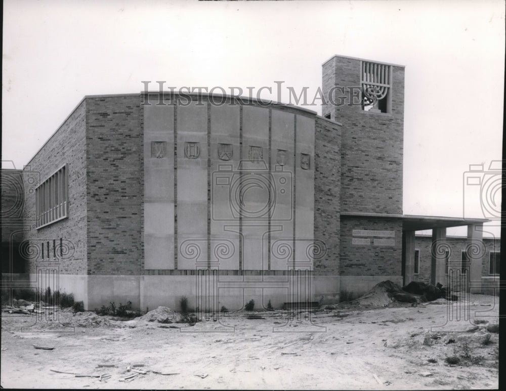 1954 Press Photo New building of Temple Emanu El, University Heights - cva93076 - Historic Images