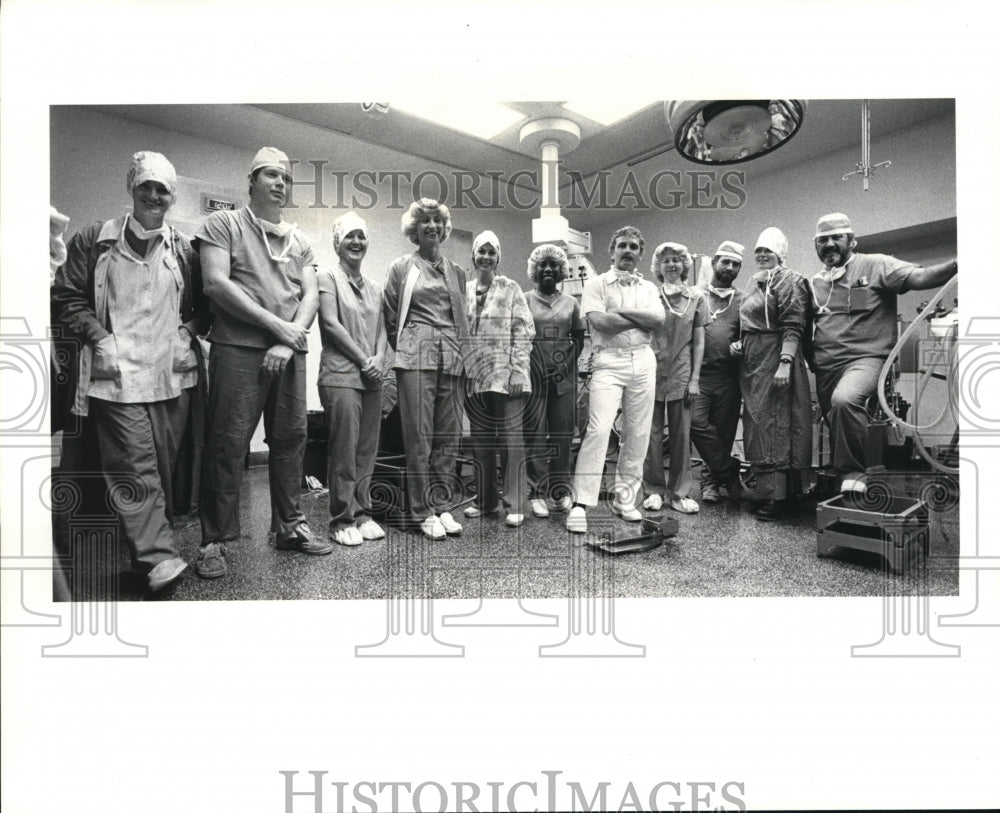 1983 Press Photo Cleveland Clinics Heart by Pass surgical team - Historic Images