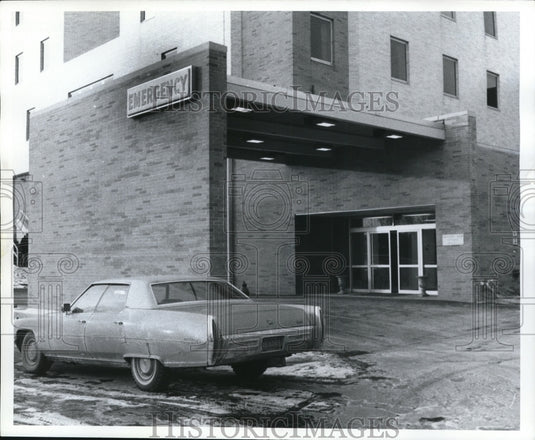 1973 Press Photo Brentwood Hospital's emergency entrance at Warrensville Road-Historic Images