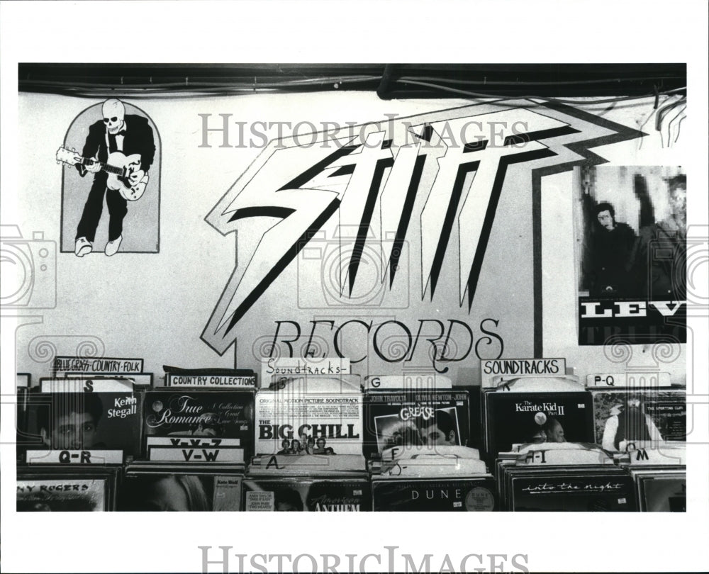 1987 Press Photo The Record Revolution store Wall Murals - Historic Images