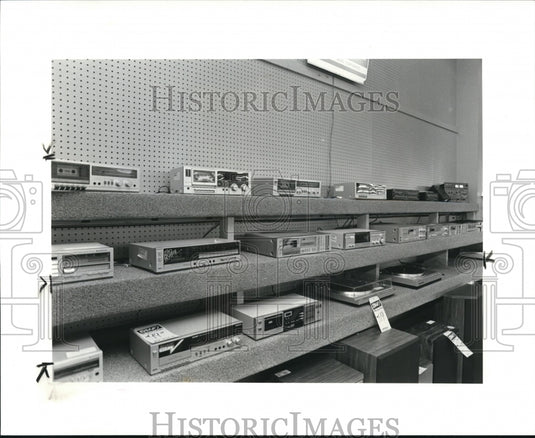 1984 Press Photo Willis Appliances Stereo Department. - Historic Images