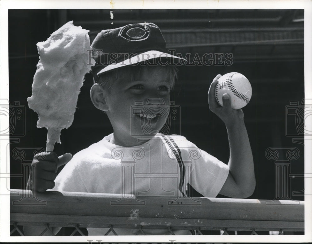 1968 Press Photo Rhily Potter play ball during Ball Day at the Stadium - Historic Images