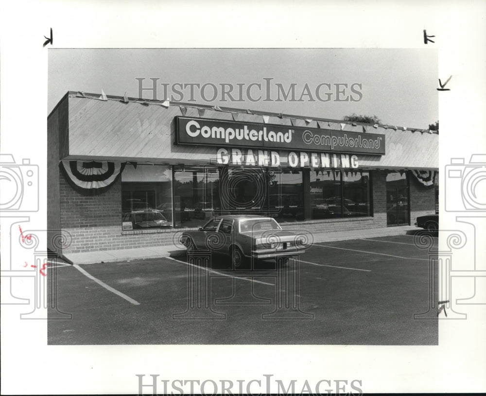 1984 Press Photo General View of the Computerland Store at 7617 Mentor ...