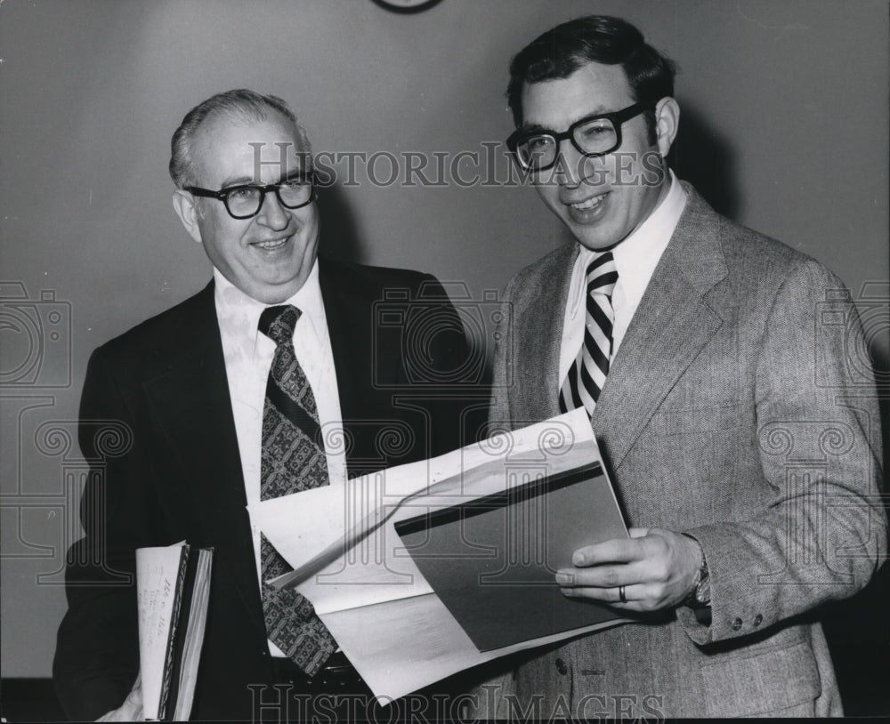 1977 Press Photo Lipold & Marino as prosecutors in Steele case - cva93817-Historic Images