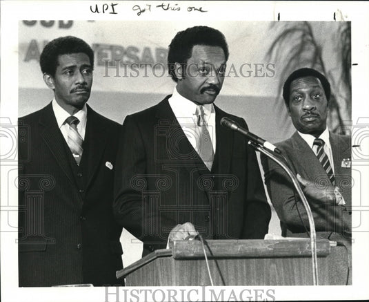1983 Press Photo Jackson flanked by Rev. Otis Moss Jr. & Arnold Pinkney - Historic Images