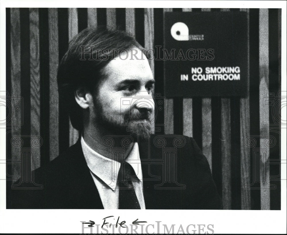 1988 Press Photo Atty. Roger Heller involved in RTA Suppression of evidence case - Historic Images