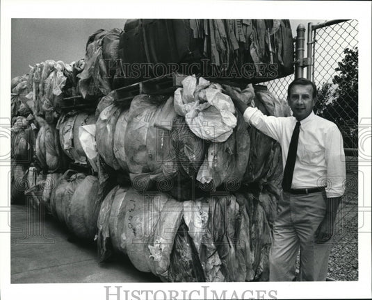 1991 Press Photo George M. Chase, CEO of Allied Color Industries. - cva93912 - Historic Images