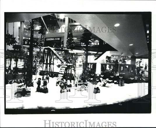 1987 Press Photo Randall Park Mall Train Ride. - Historic Images
