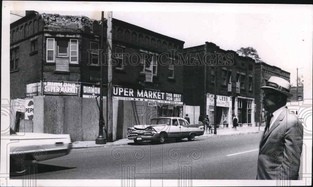 1968 General View of the Diamond Supermarket at St Clair Ave - Historic Images