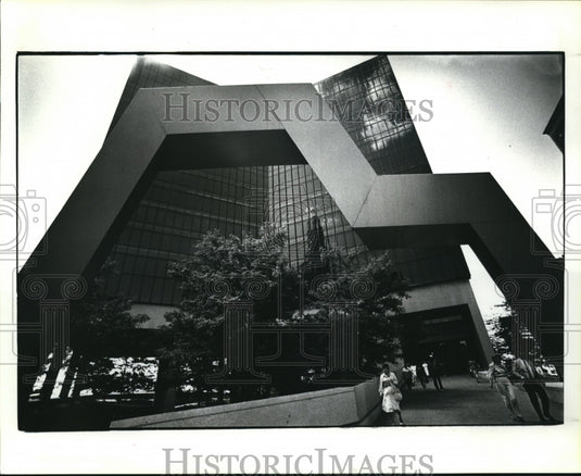 1985 Press Photo The Sculpture at the State Office Boulevard - Historic Images