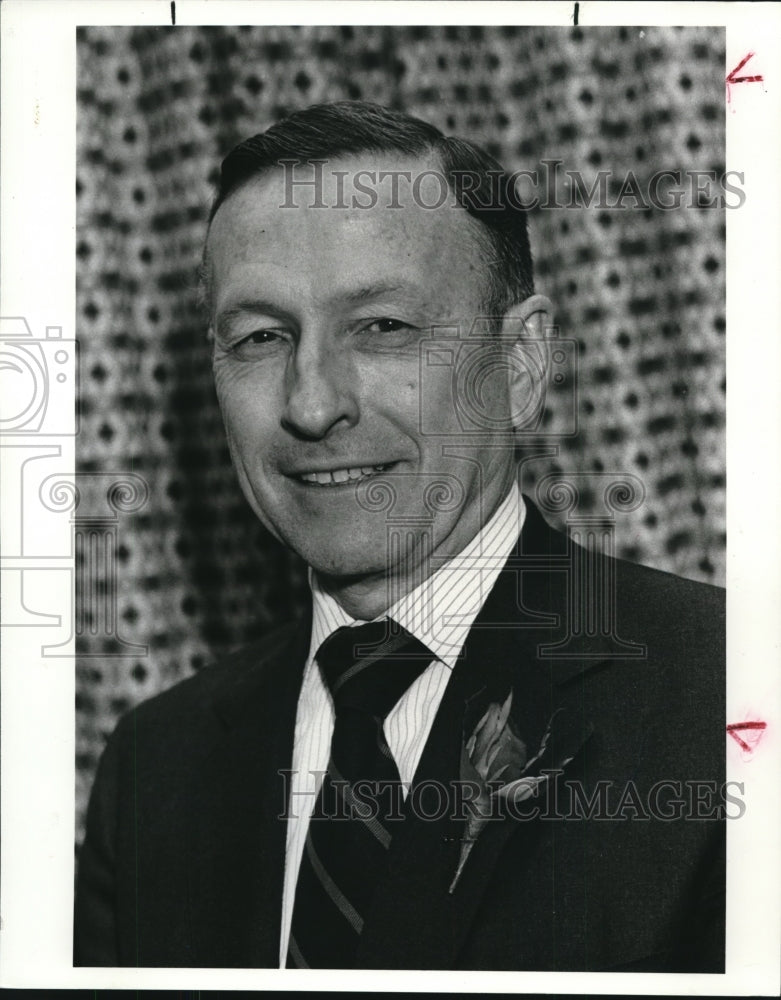 1985 Press Photo Gordon E. Heffern  Head at Society National Bank - Historic Images