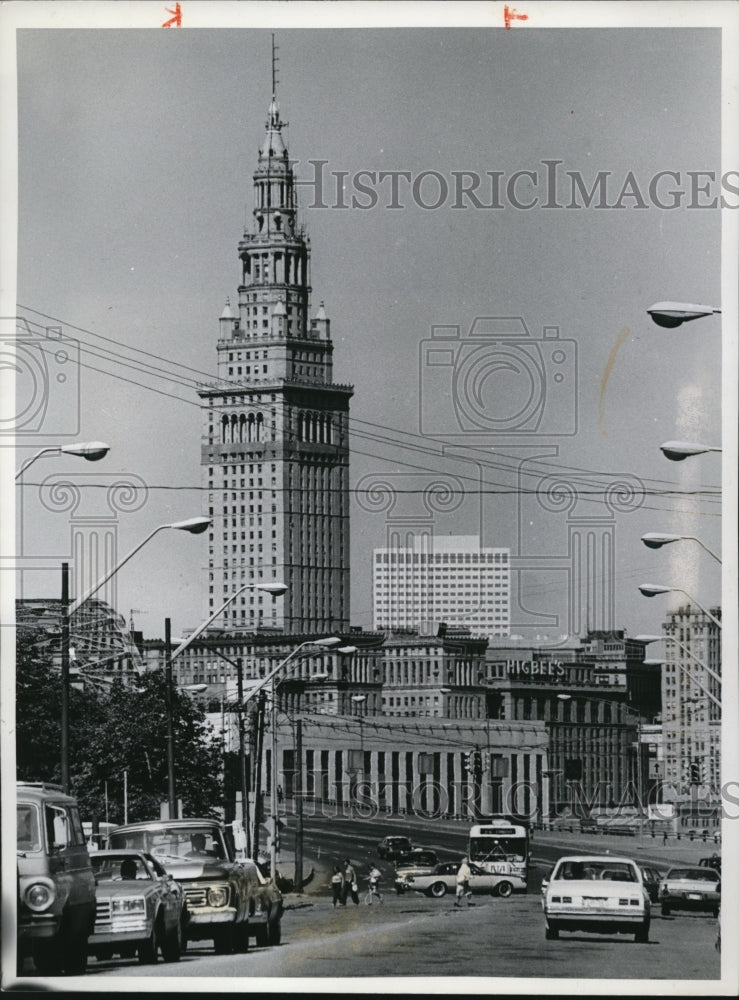 1981 Press Photo Terminal Tower as seen from W27th &amp; Detroit Ave looking east - Historic Images