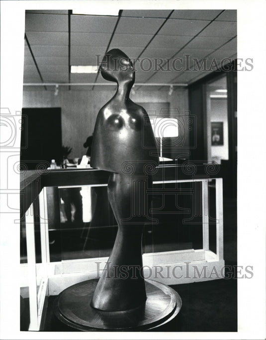 1987 Press Photo "Woman" by Hosteller in Cuyahoga Savings Bank at Erieview Plaza - Historic Images