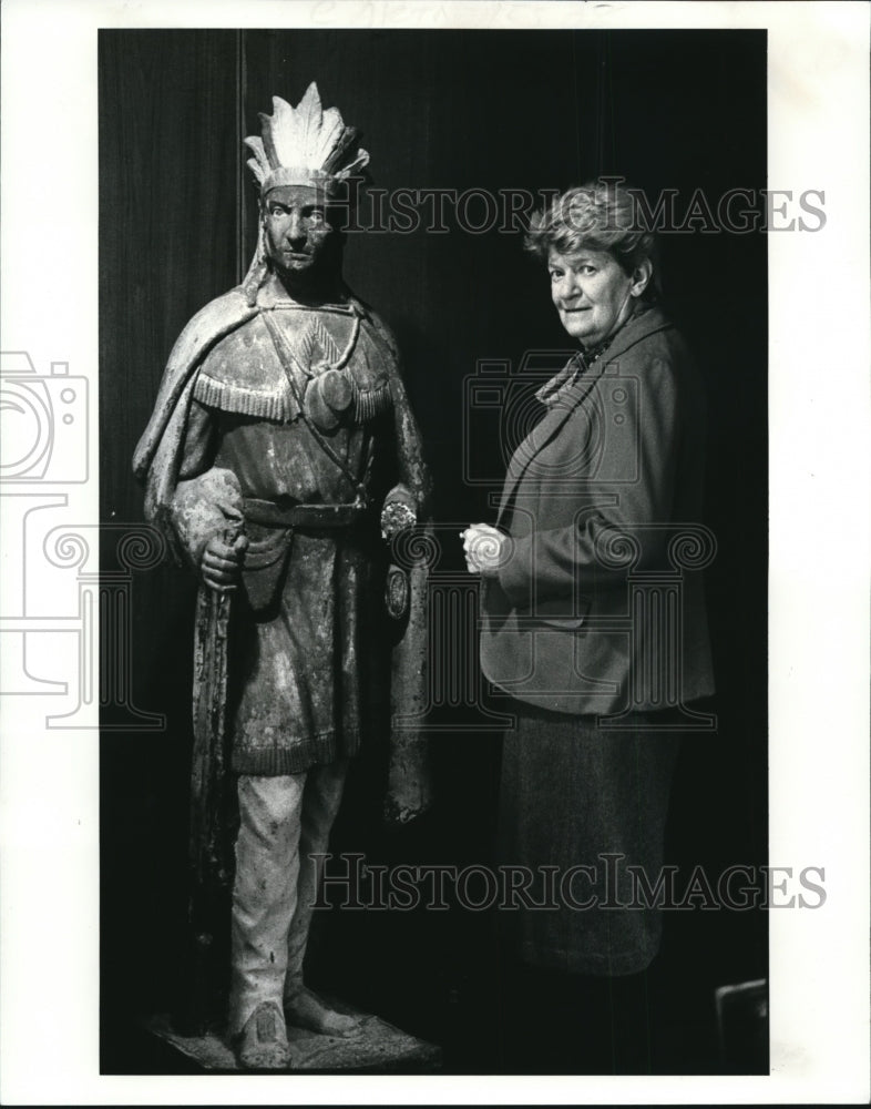 1987 Press Photo Ann Koblitz Bassett with Indian Cigar Store at Cuyahoga  Saving - Historic Images