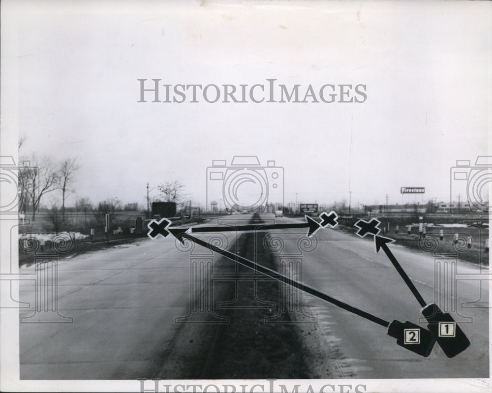 1957 Press Photo Berea Freeway looking East. - cva94727 - Historic Images