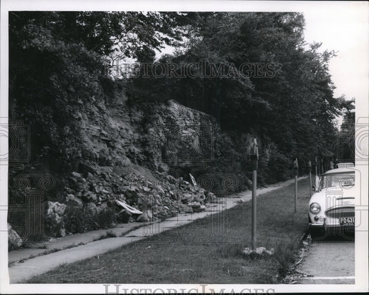 1966 Press Photo The Fairmount near Cedar - cva95078-Historic Images