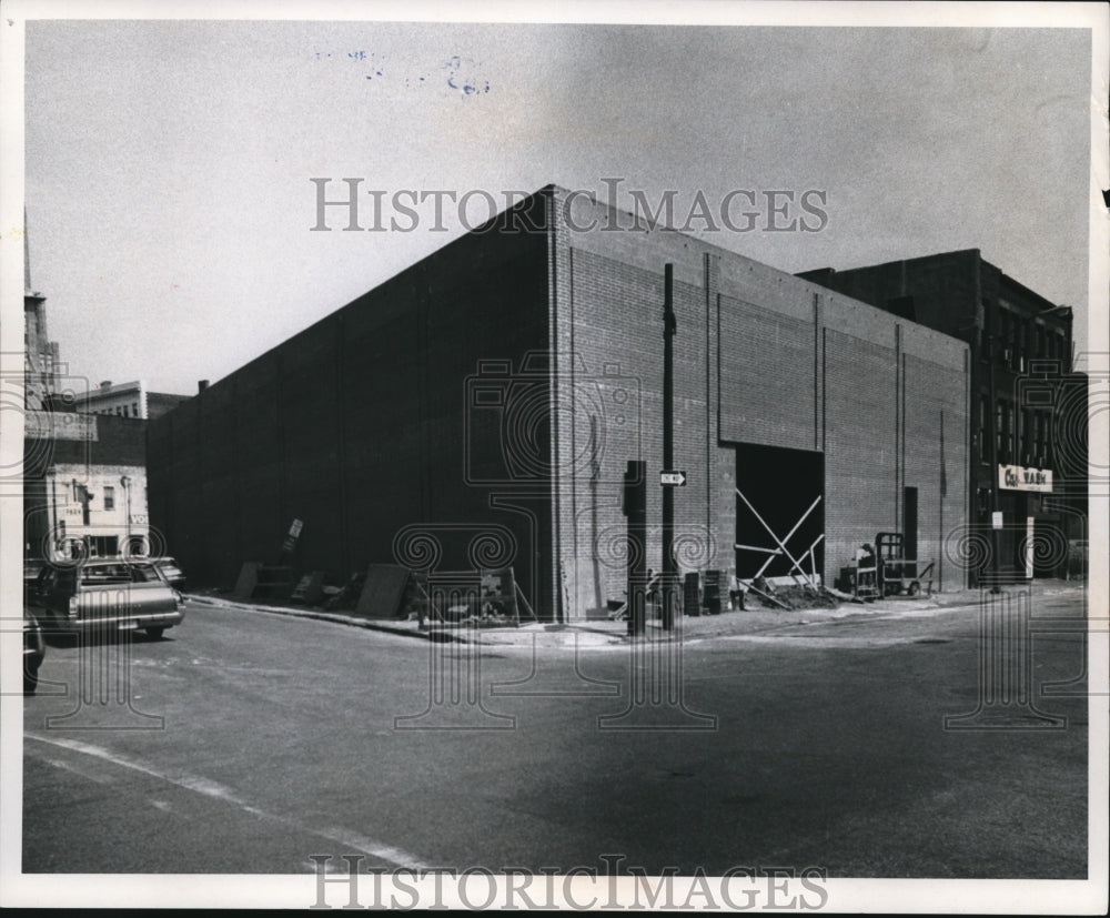 1969 Press Photo Bldg at E 2nd and High - cva95138 - Historic Images