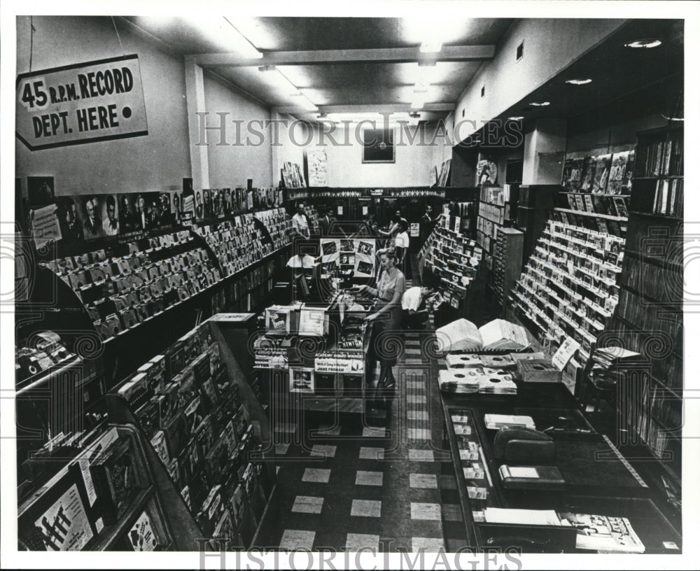 1986 Press Photo Record Rendezvous - Historic Images