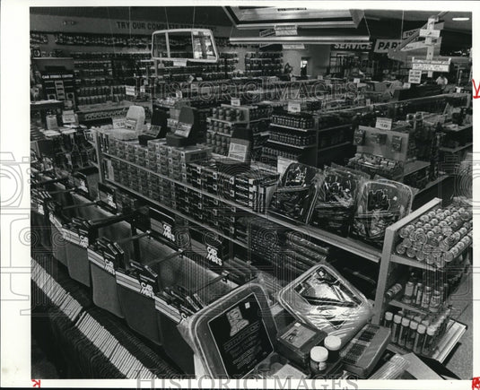 1984 Press Photo The Auto Mark car equipments store - Historic Images