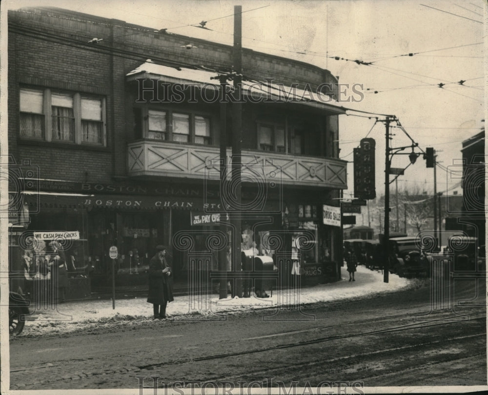 1929 The Boston Chain Store at 13802 St. Clair  - Historic Images