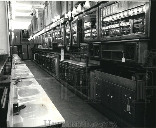 1985 Press Photo Interior of the Builders Square store - Historic Images