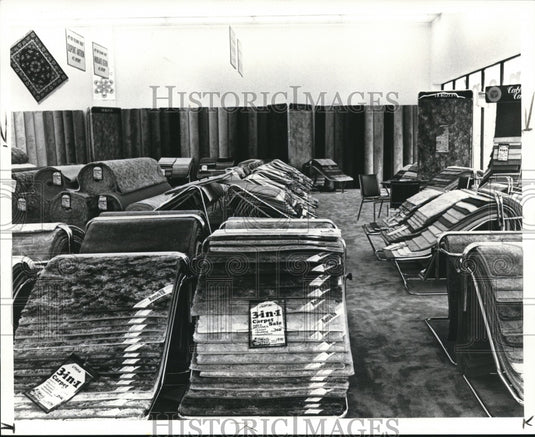 1984 Press Photo The Carpet barn and Tile House store - Historic Images