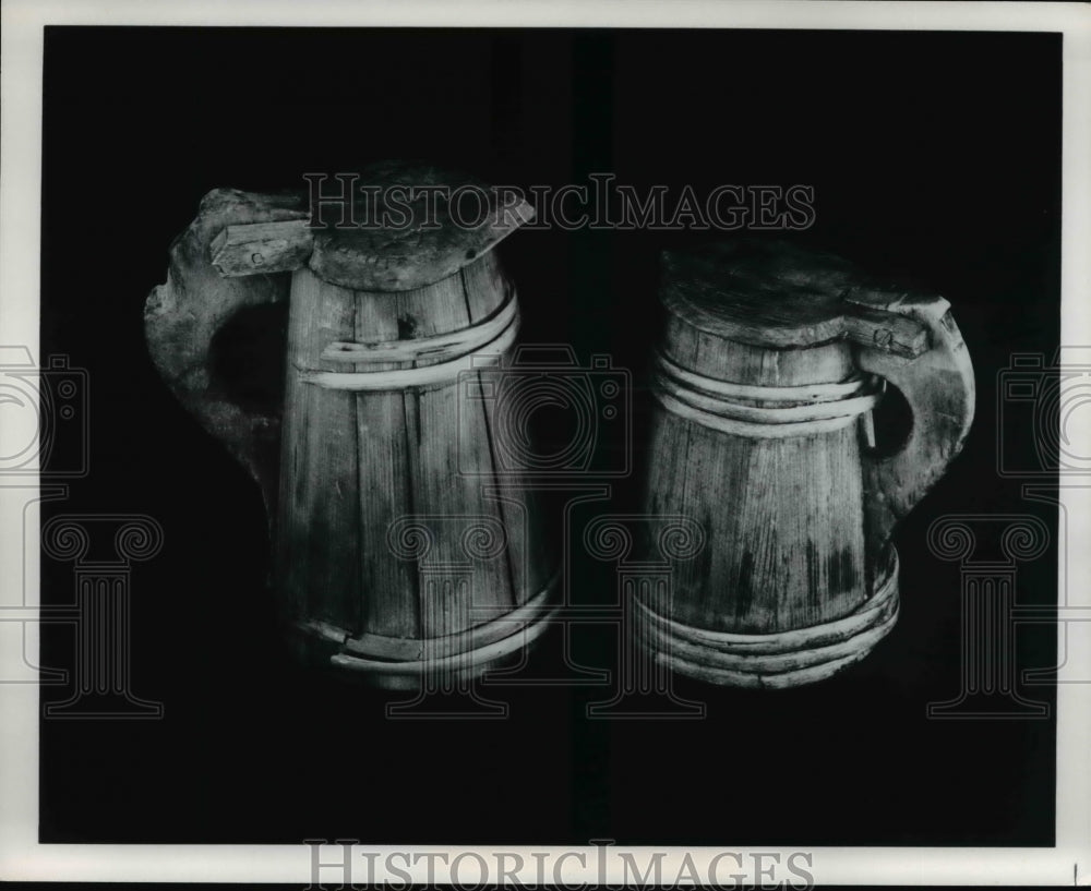 1987 Press Photo Wooden tankards at Mary Rose Exhibition at Cleveland Museum - Historic Images