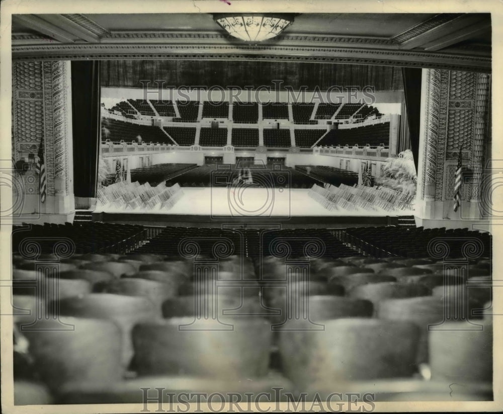 Press Photo Cleveland Convention Center&#39;s Music Hall with its unique feature - Historic Images