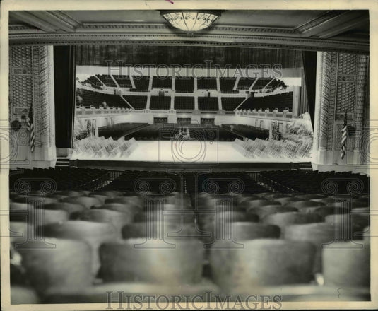 Press Photo Cleveland Convention Center's Music Hall with its unique feature - Historic Images