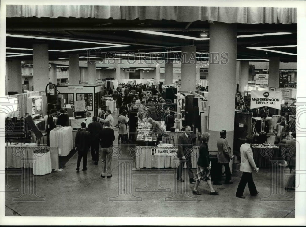 1981 Press Photo A business trade fair at the Cleveland Convention Center - Historic Images