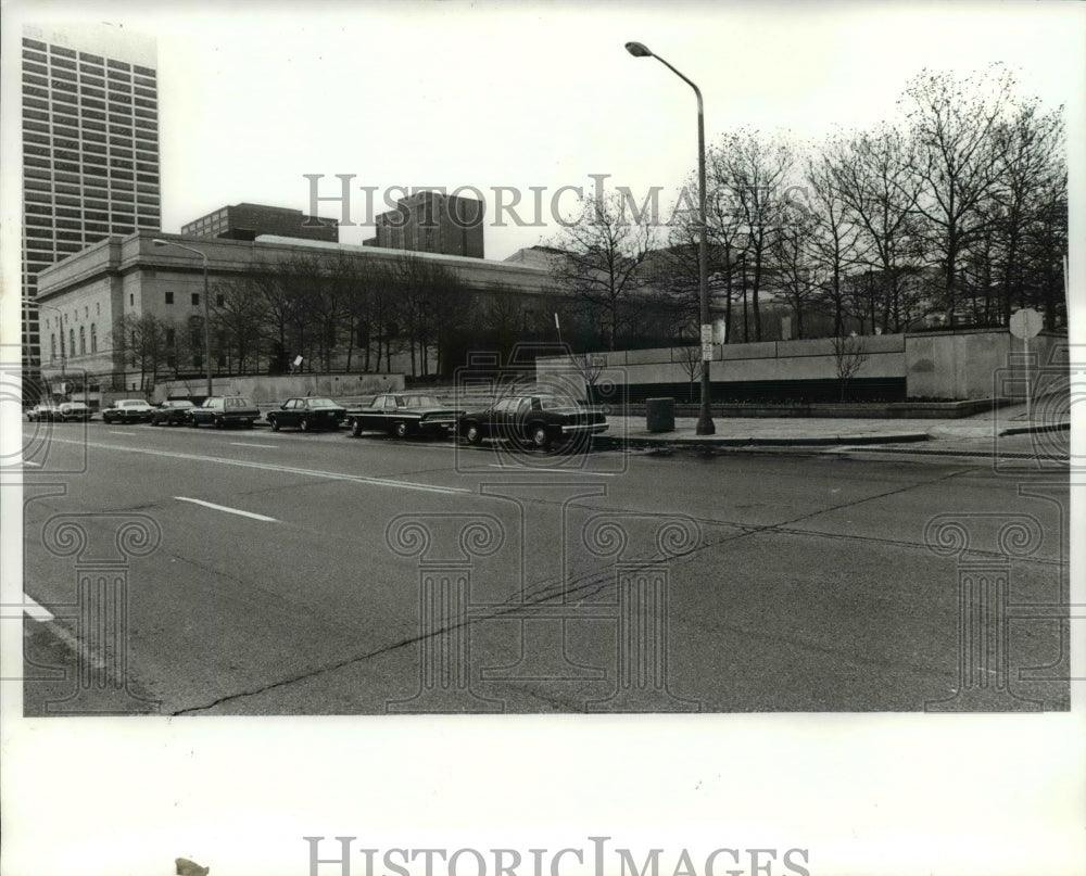 1981 Press Photo An Exterior view of the Cleveland Convention Center - Historic Images