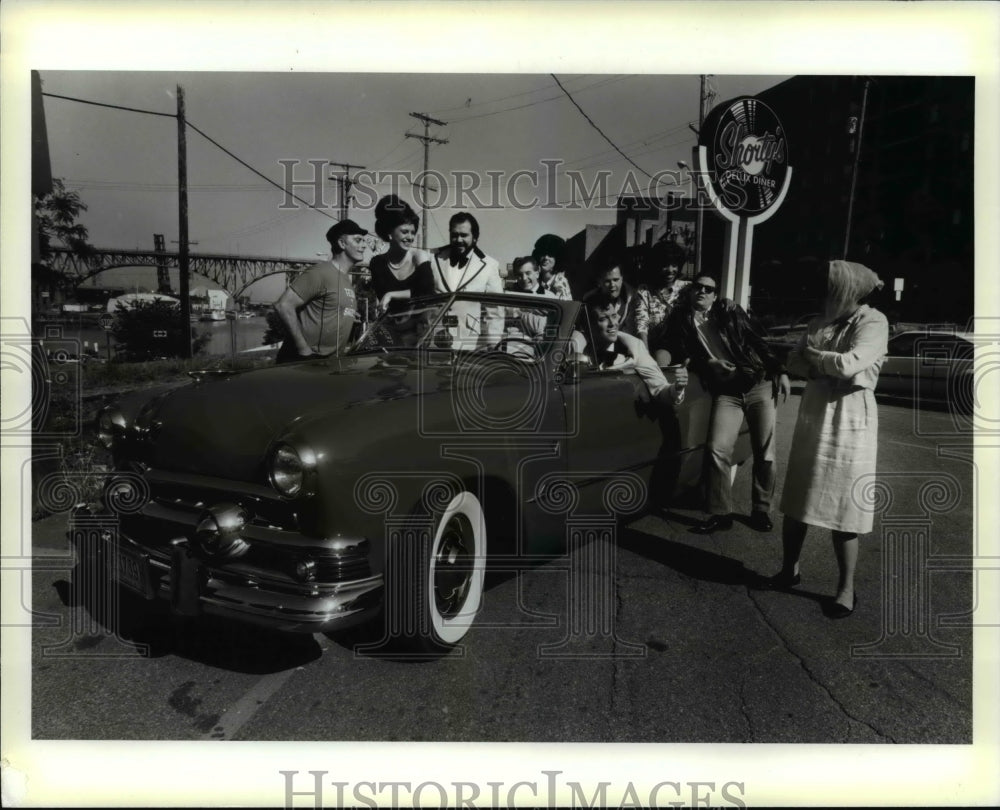 1987 Press Photo Outside of the Shorty&#39;s Restaurants - Historic Images