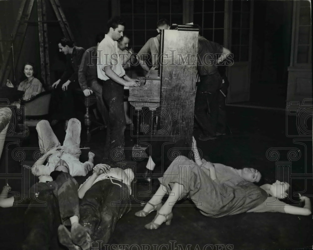 1938 Press Photo Scene at the Play House - cva97180-Historic Images