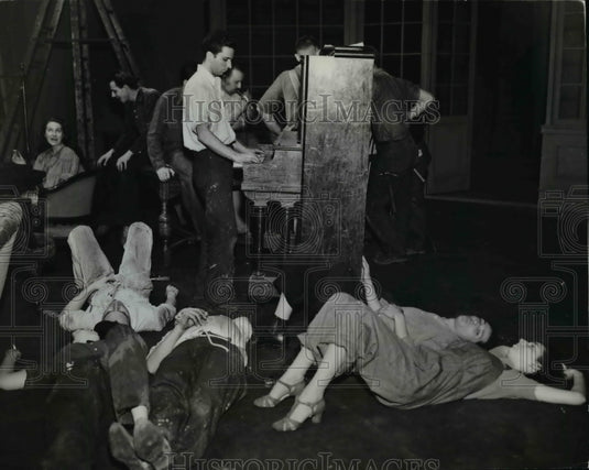 1938 Press Photo Scene at the Play House - cva97180-Historic Images