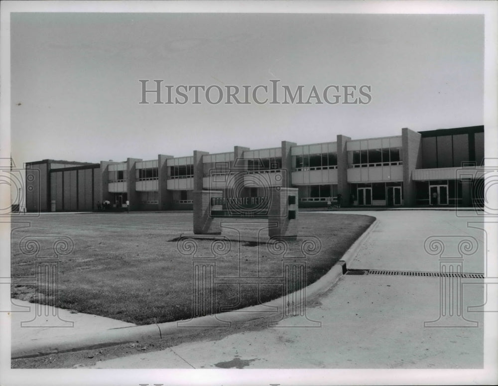 1965 Press Photo Front view of the Warrensville Heights High School - cva97240 - Historic Images