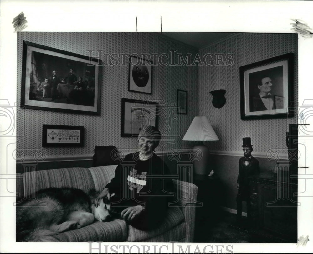 1990 Press Photo Susan Hanna in the Lincoln Room - cva97419 - Historic Images