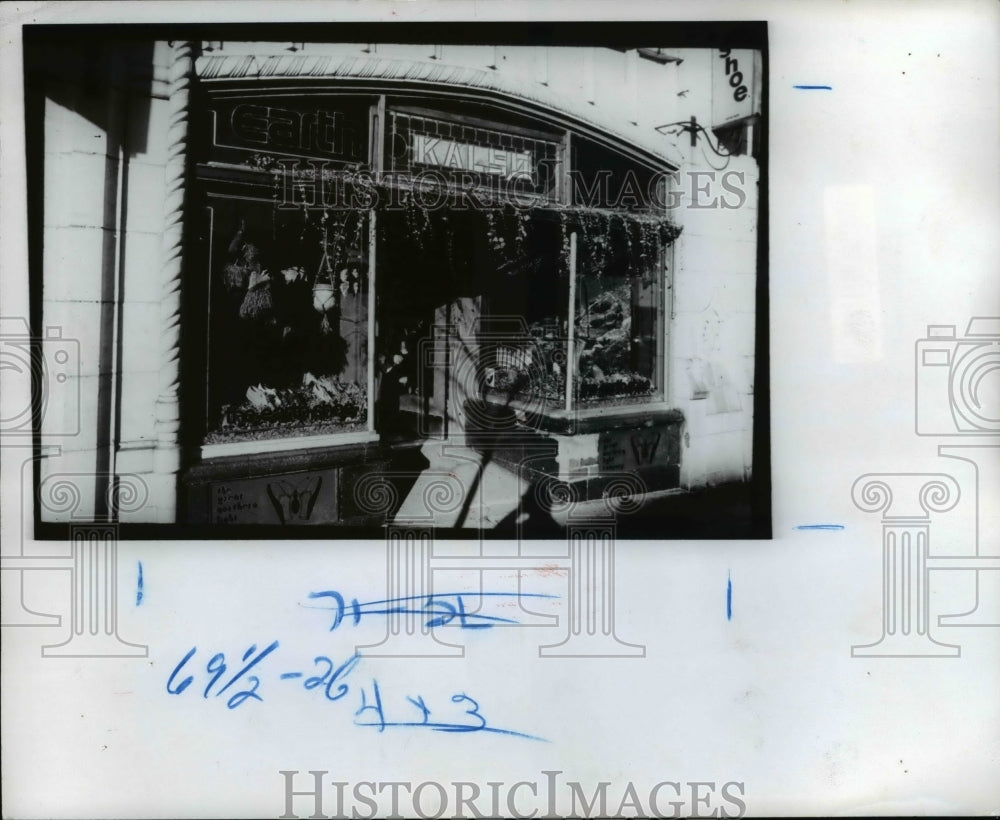 1975 Press Photo Coventry Area Store Front - cva97436 - Historic Images