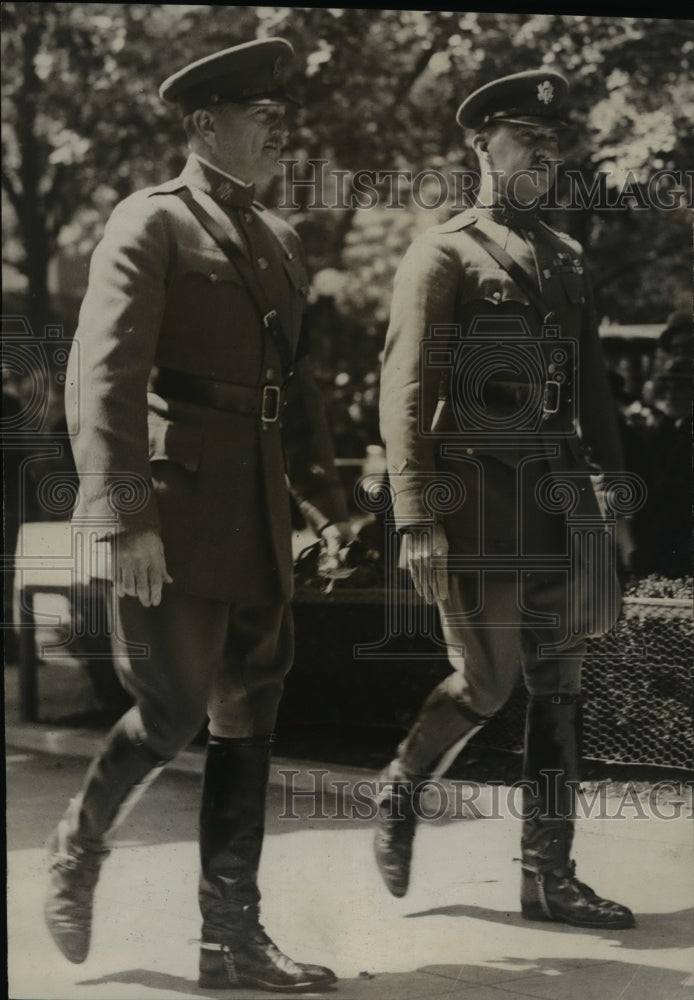 1925 Press Photo General Pershing with his aide at gen. Miles funeral - cva97671-Historic Images