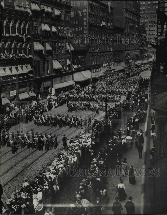 Press Photo Street scene after the Spanish War - cva97880 - Historic Images